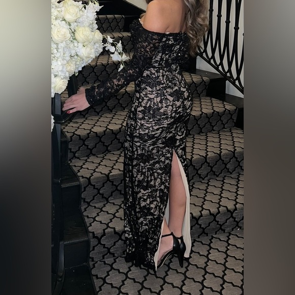 ABYSS BY ABBY Lace gown - Picture 2 of 7